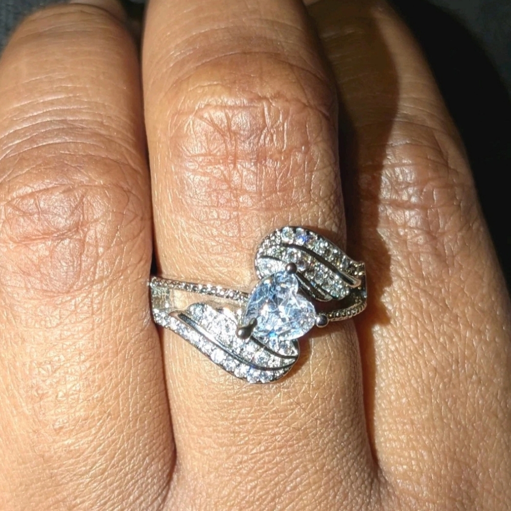 Shimmering 2.00Ct Heart Cut Women's Engagement Ring 925 Silver Simulated Diamond
